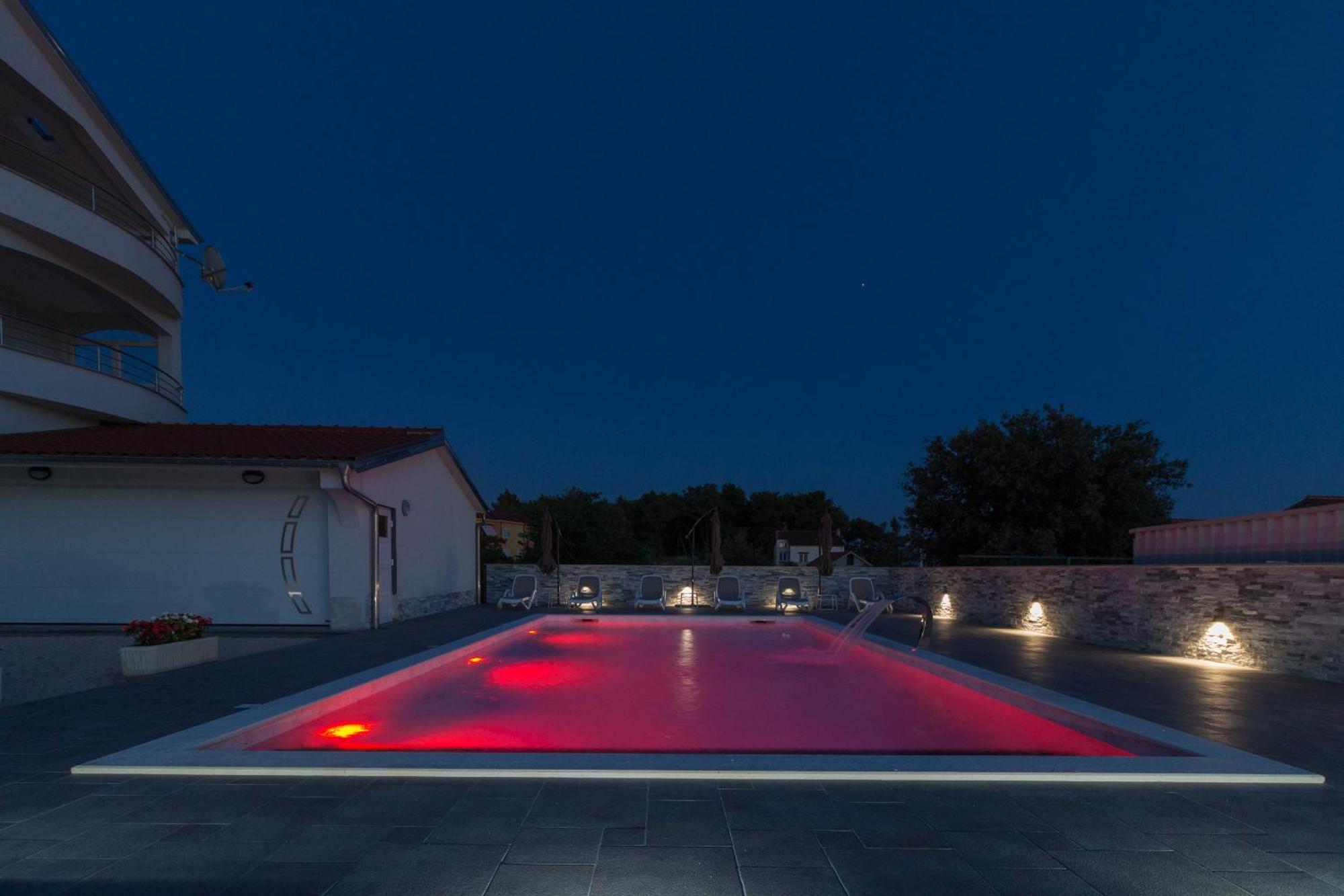 Apartmani Martin Mit Beheiztem Pool With Heated Pool Bibinje Exterior photo