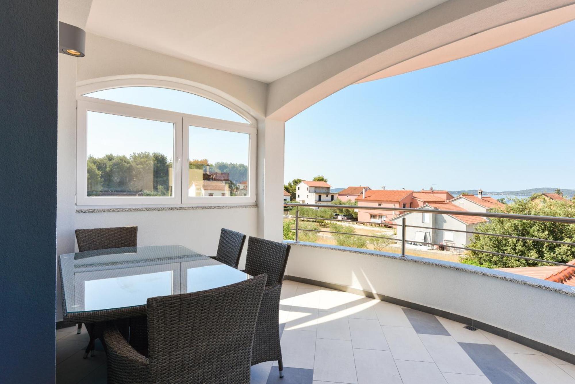 Apartmani Martin Mit Beheiztem Pool With Heated Pool Bibinje Exterior photo